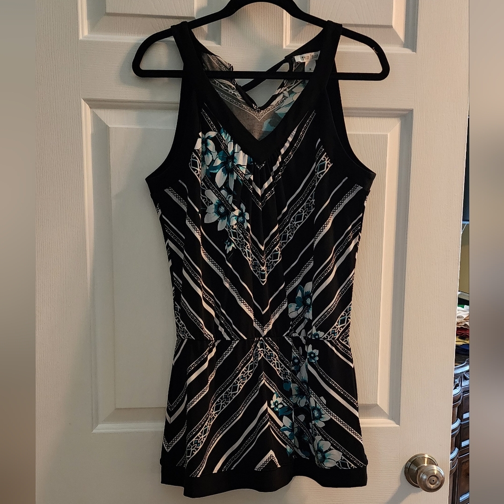 Gorgeous White House Black Market Tunic w/Teal floral print & Black